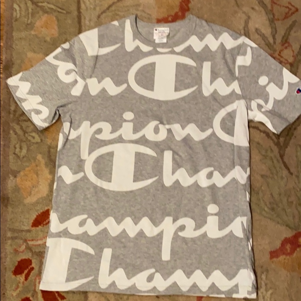 Size L Champion T-shirt